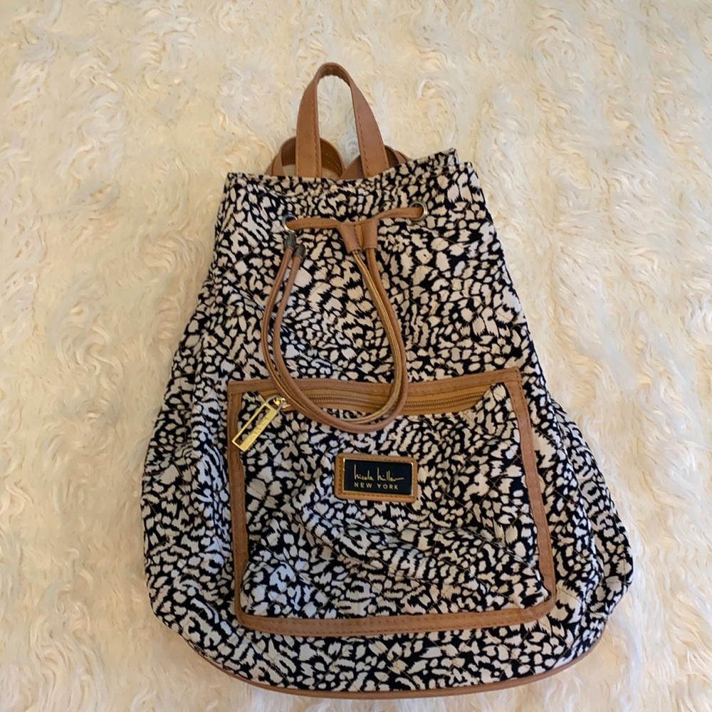 3/$25 🟢 Nicole Miller black & white pattern bag